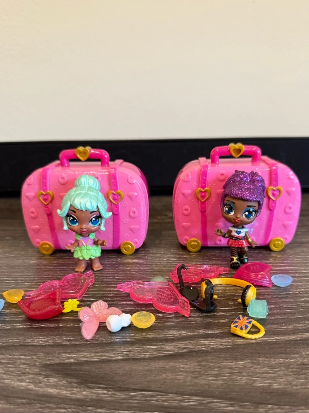 Hatchimals Pixies Vacay Style series by Spin Master 2.5”  suitcase accessories